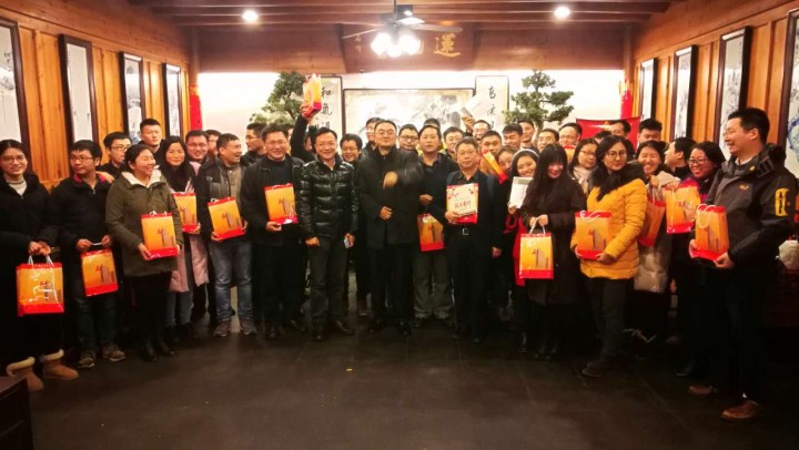 2-收到趙振元同志的慰問，欣喜寫在現(xiàn)場每一位工作人員的臉上.jpg