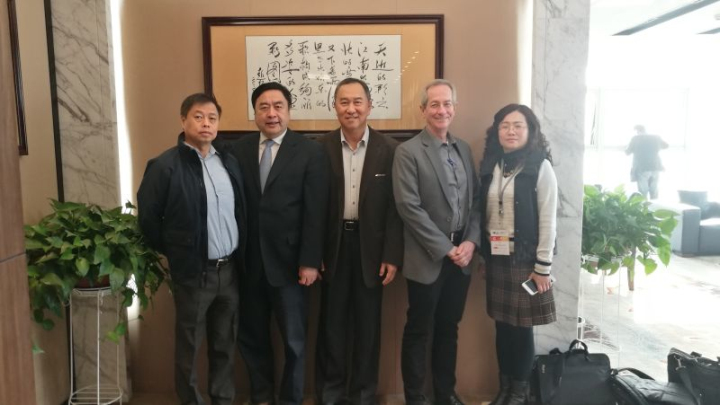 11-趙振元、副院長姚虹與洪啟財副總裁一行親切合影.jpg