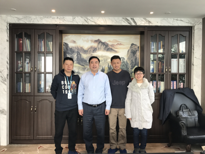 6-趙振元同志和新疆分院張松濤、總包公司房弢、潘柯樾親切合影.jpg