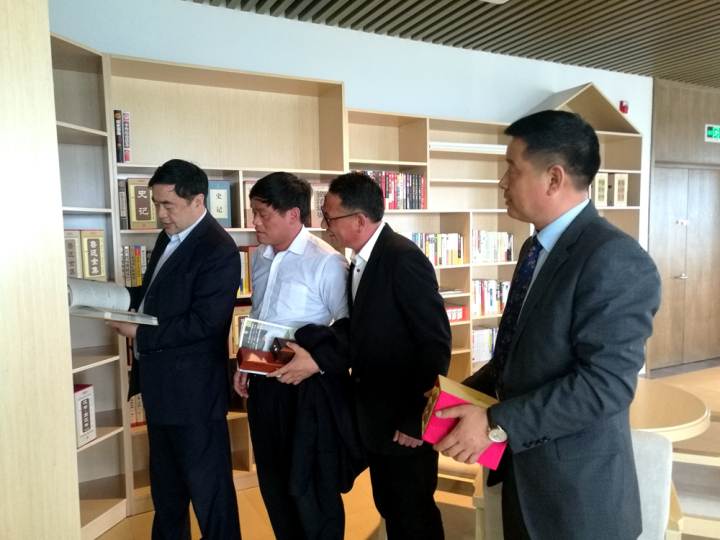 6-趙振元董事長參觀?；鶈T工文化中心.jpg