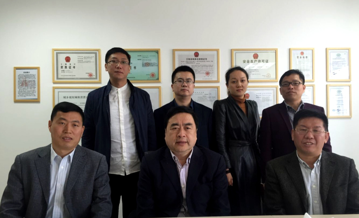 3-趙振元同志與南通分院周安舉、賀奎田、趙宇、郭明偉、于海燕、唐鋒等同志親切合影.jpg
